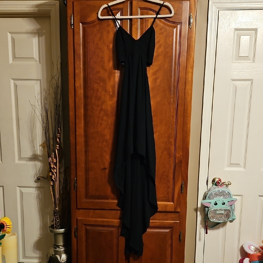 Express Black Tiered Sundress with Spaghetti Straps for Cocktail